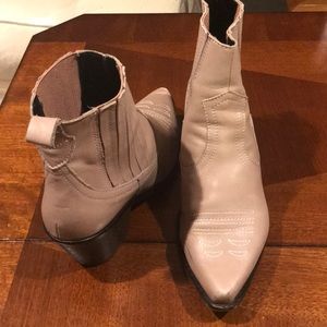 Pink cow girl ankle boots made in Spain